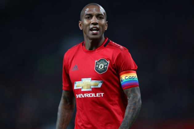 Athletic: Ashley Young palaamassa tuttuun valioliigaseuraan